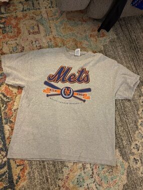 NY METS VINTAGE 2000s Delta Gray Tee with Blue and Orange Graphic